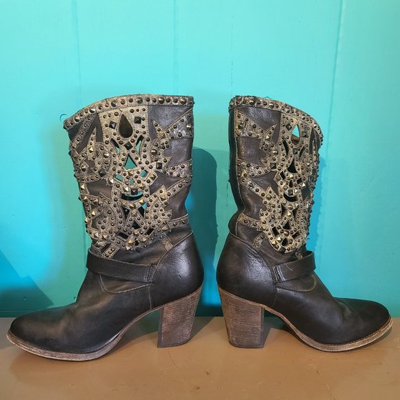 Rare Frye Ilana Deco Black Studded - Size 10 - Picture 2 of 9